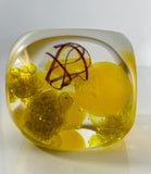 Klubo Yellow and purple spheres